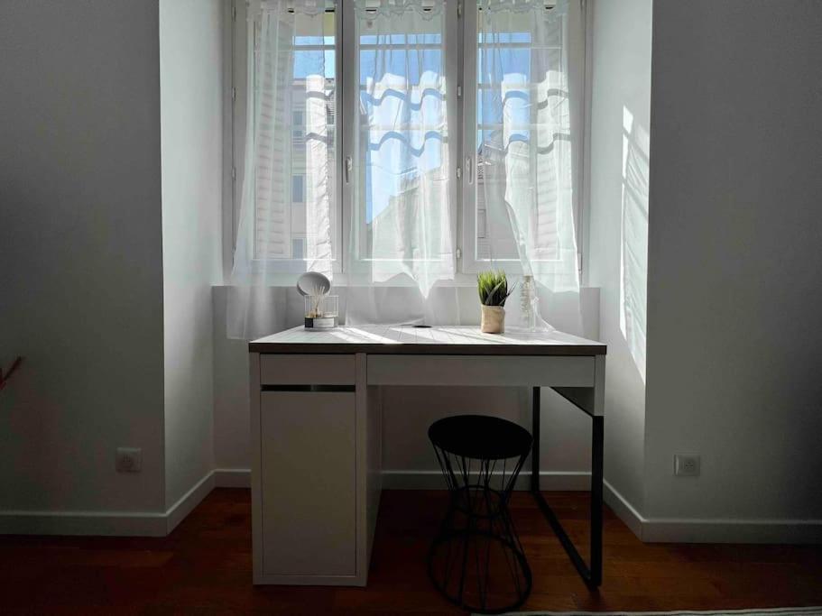 Appartement Climatise / Centre-Ville / 4 Personnes Besançon Exterior foto